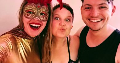 Foto mit drei jungen Leuten beim YoungTra