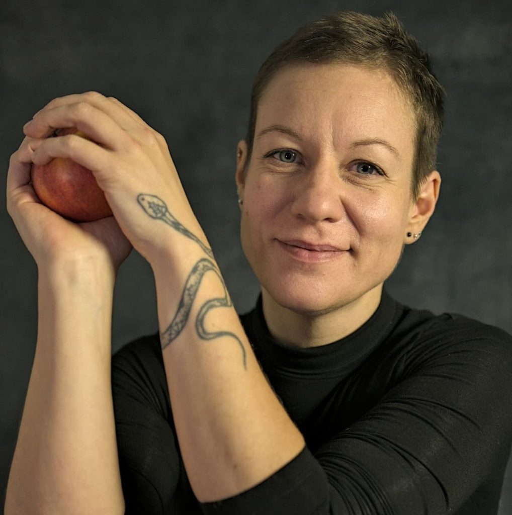 Portrait Eva Hanson, Autorin